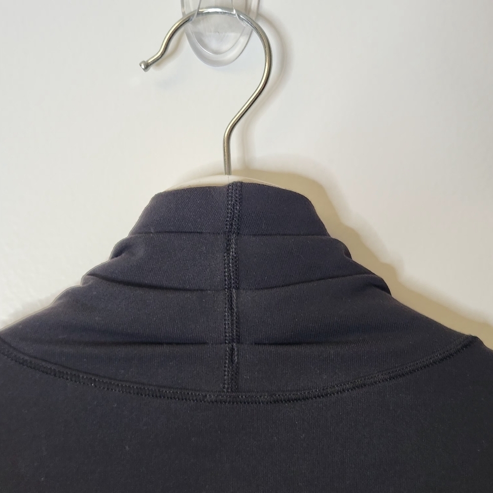 Lululemon Precision Jacket Without Thumb Holes In… - image 8